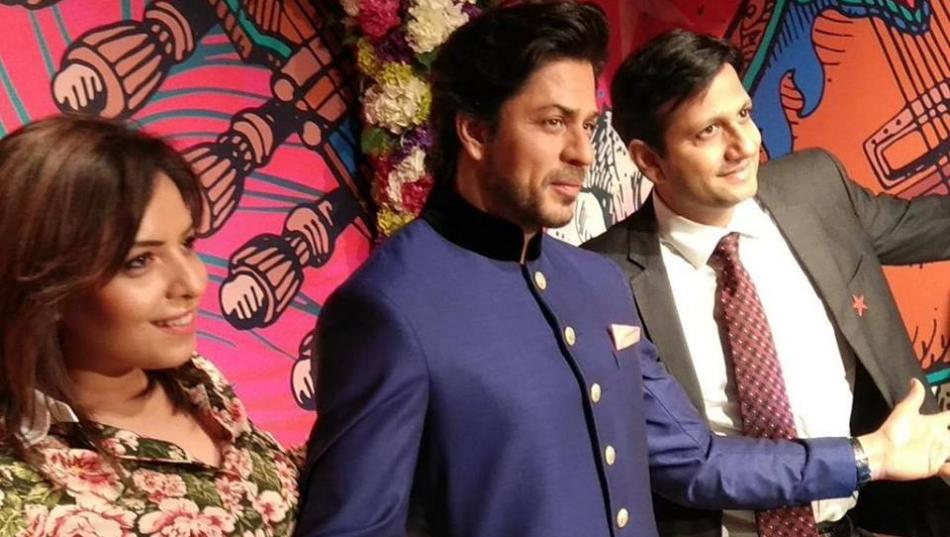 Madam Tussauds unveils SRKs wax statue in Delhi