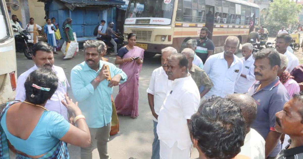 Kanyakumari-Public-suddenly-block-road-demanding-water