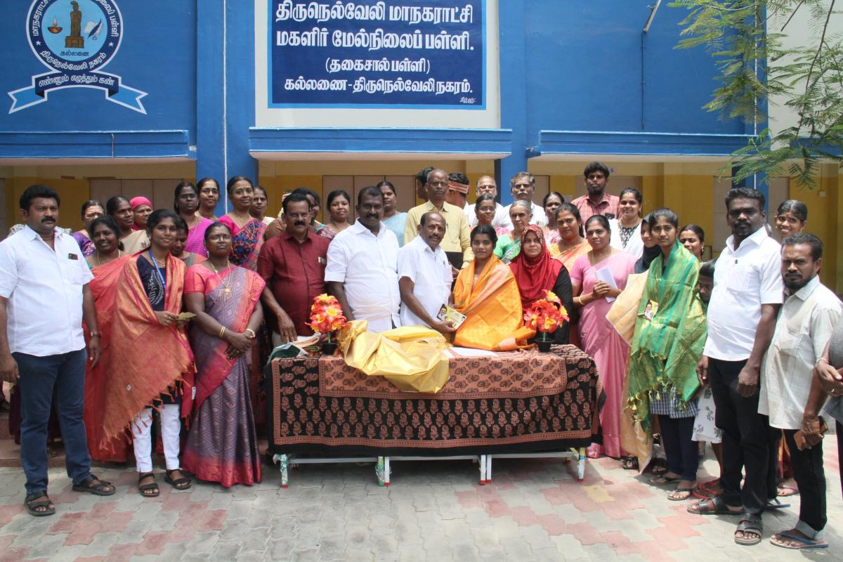 Appreciation-ceremony-for-students-who-scored-high-marks-at-Nellai-Kallanai-Girls-School