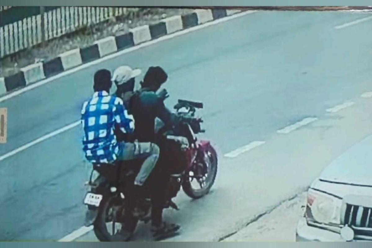 Kavalkinaru-petrol-pump-33-lacks-robbery-Robbers-caught-in-chase-in-Yercaud-hills