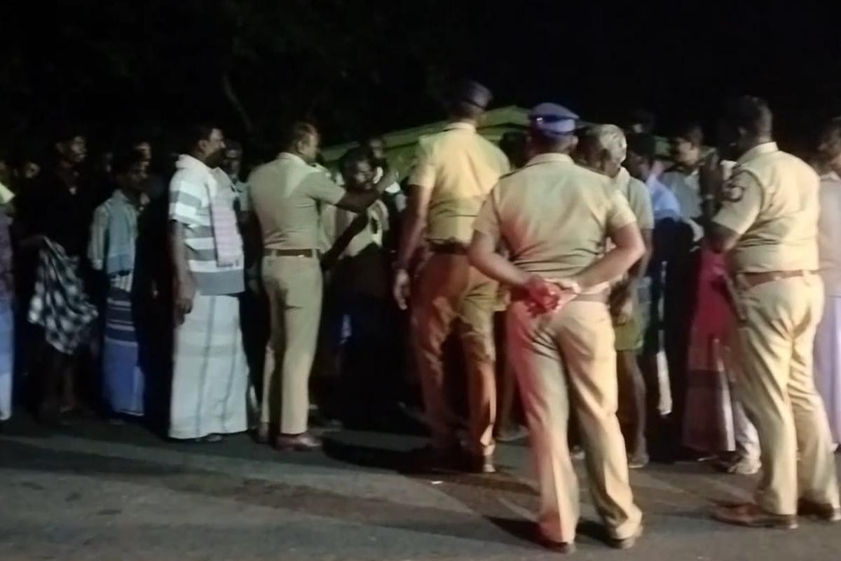 veeravanallur-private-school-bus-burning-incident-two-people-arrested