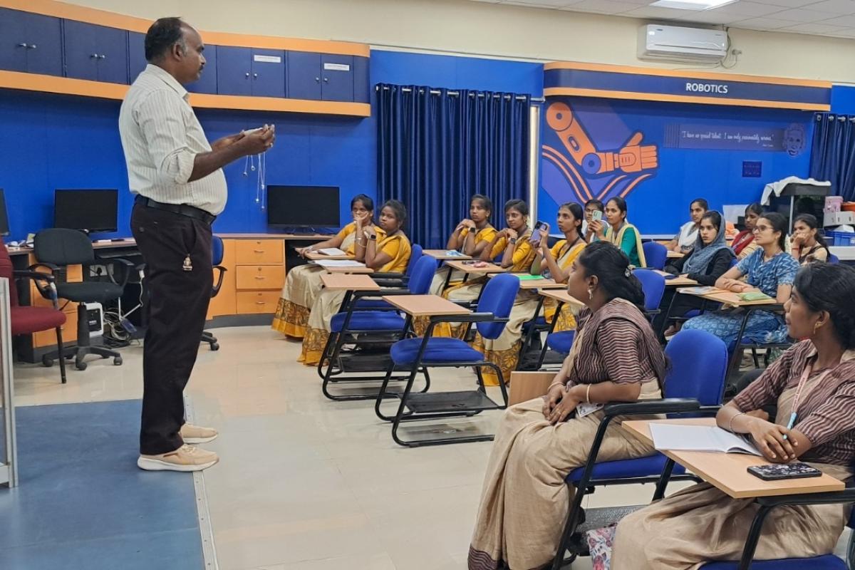 three-day-teacher-training-at-tirunelveli-district-science-center