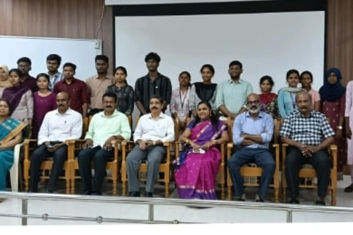 Quiz-show-on-pediatric-treatment-Madurai-students-come-first