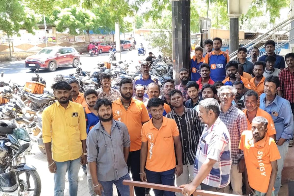 Swiggy-delivery-workers-protest-in-Nellai