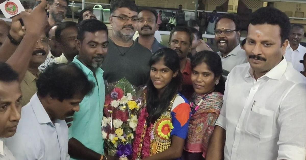 edwina-jason-who-won-silver-at-the-asian-youth-athletics-championships-receives-warm-welcome-in-nellai