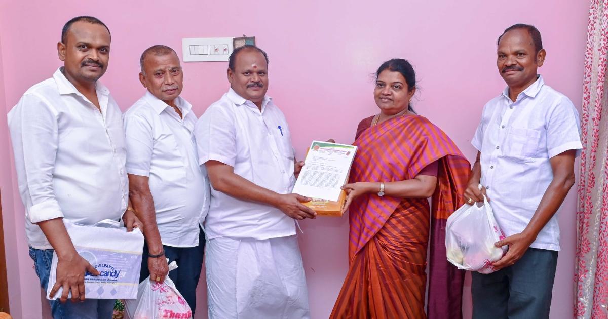 small-match-manufacturers-request-minister-geetha-jeevan-to-ban-plastic-lighters