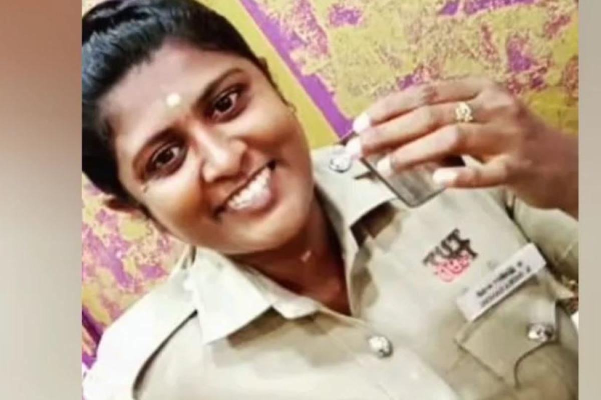 female-police-threatens-kovilpatti-si