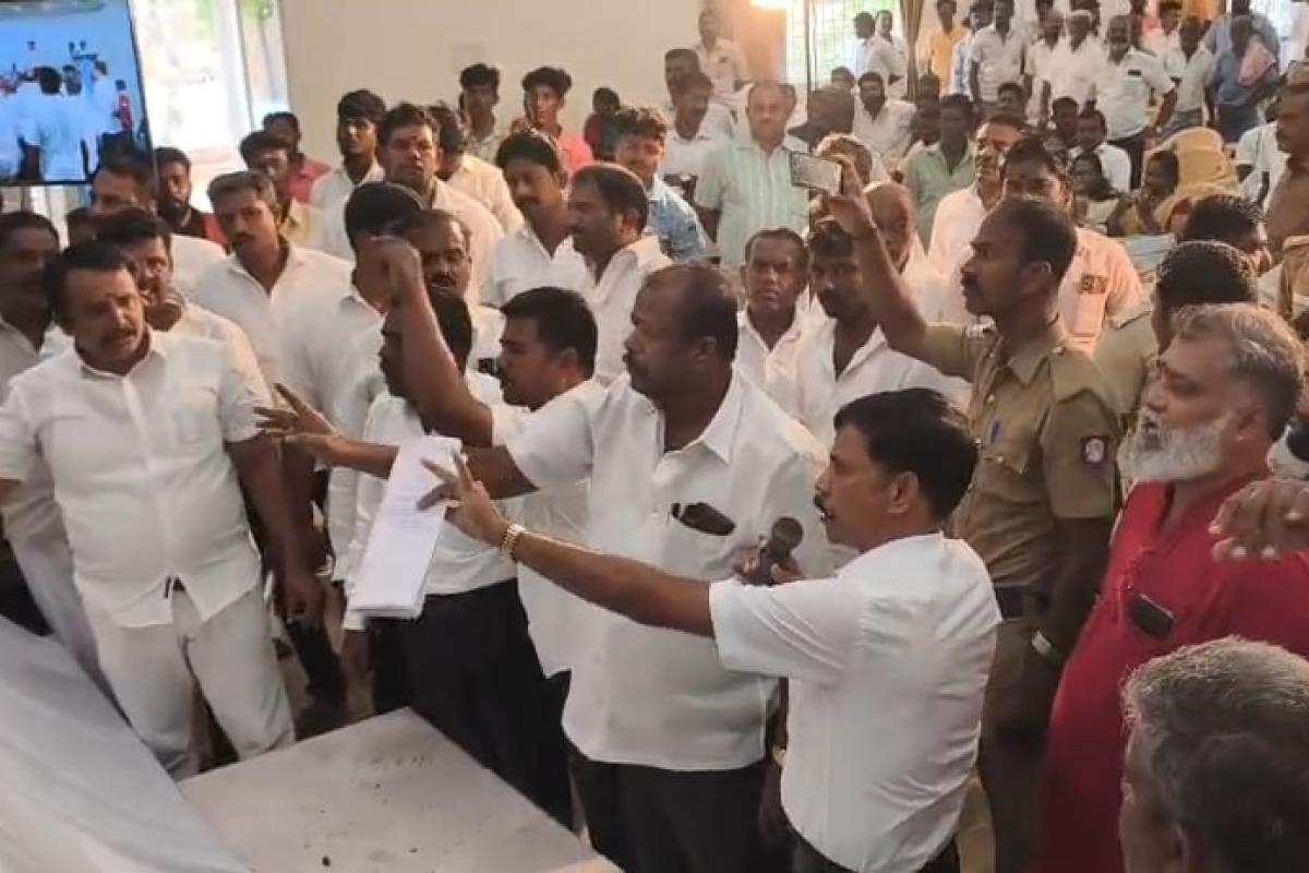 people-strongly-oppose-opening-of-quarry-in-adamithippankulam