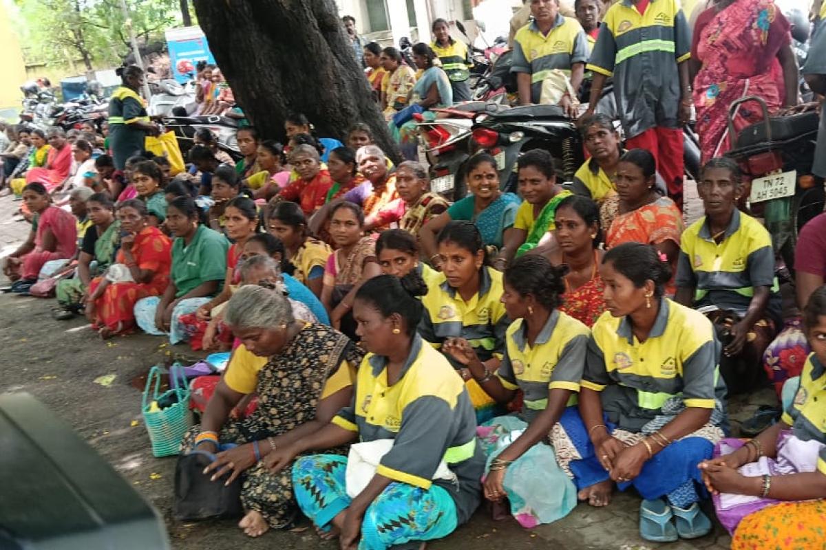 tirunelveli-corporation-contract-cleaning-staff-protest-against-meyor