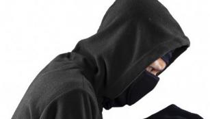 Masked thief Attempt kidnapping in 10 year old girl