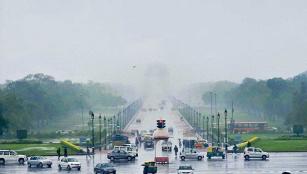 a huge rainfall at delhi made the the capital to suffer