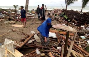 Indonesia-tsunami---62-dead