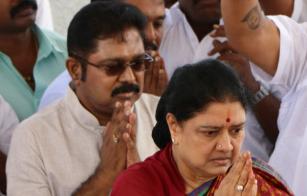 Sasikala-relatives-met-her-in-Bangalore-jail-and-complaints-dinakaran