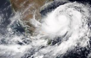 Extremely-severe-cyclone-fani-makes-landfall-odissha