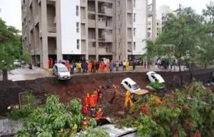 Due-to-Heavy-rain-15-labourers-died-in-midnight-wall-collapse-pune