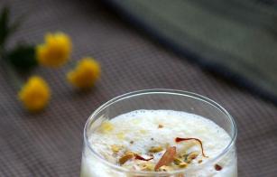 Yummy-Kesar-Lassi-Recipe