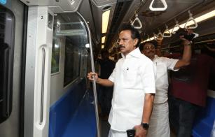 Dmk-leader-mk-Stalin-travels-in-metro-rail-in-Chennai
