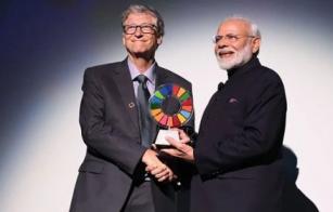 modi-got-global-goal-keeper-award-from-bil-gates