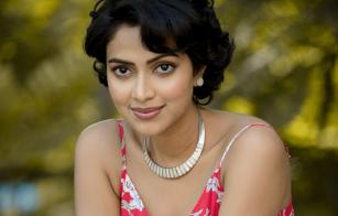 amala-paul-surprises-at-indonesia