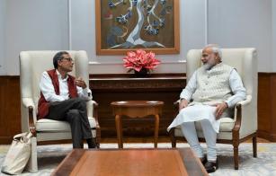 pm-modi-meets-with-nobel-laureate-abhijit-banerjee