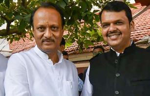 supreme-court-will-pronounce-order-today-on-fadnavis-floor-test