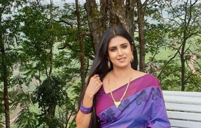 actress-kasthuri-scold-and-advice-to-ajith-fan