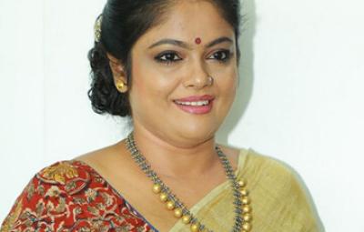 malayalam-actress-manju-pillai-starts-buffalo-farming