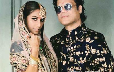 actress-poonam-withdrawing-the-case-against-her-husband-sam