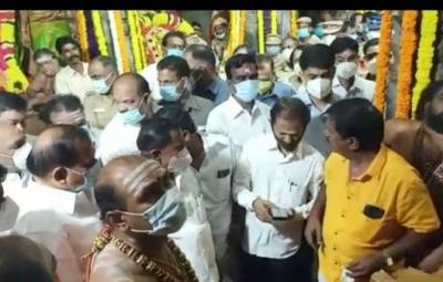 thiruvannamalai-deepa-festival-flag-hoisting-behaving-harshly-of-the-ruling-party-figure