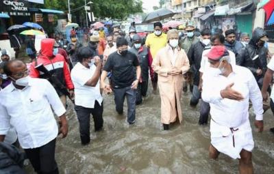 m-k-stalin-visits-rain-affected-places-in-chennai