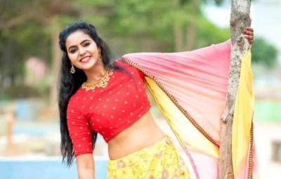 chaitra-reddy-shared-old-picture-in-instagram