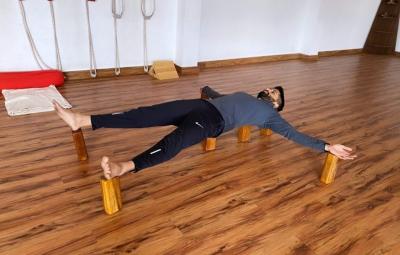 samantha-posts-chaitanya-gari-relaxing-yoga-pic