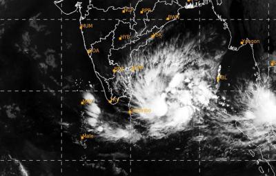 when-will-the-hurricane-cross-the-coast-where-does-it-rain