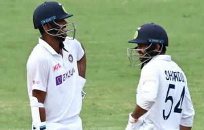 india-all-out-for-336-trail-by-33-runs