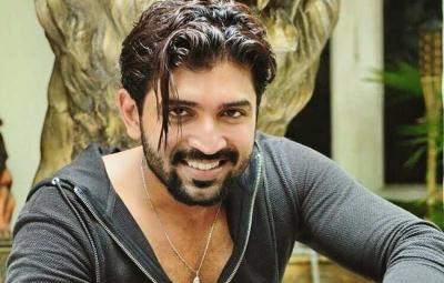 arunvijay-acting-as-screen-father-for-his-son