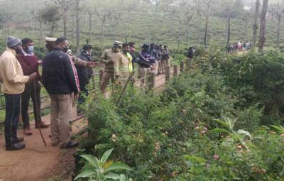 recovery-of-the-corpse-of-four-members-of-the-same-family-on-a-private-estate-in-coonoo