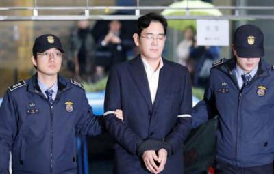 seoul-court-has-sentenced-samsung-vice-president-lee-to-2-1-2-years-in-prison-for-bribing-the-president