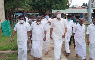 there-is-nothing-wrong-with-giving-money-directly-to-people-karthi-chidambaram