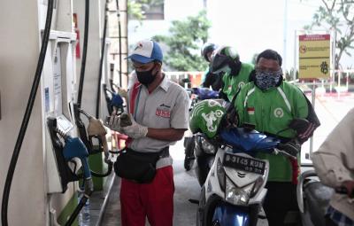 relief-to-fuel-consumers-4-states-cut-taxes-on-petrol-and-diesel