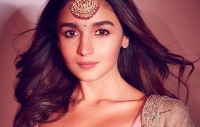 alia-bhatt-to-take-big-clash-with-prabhas