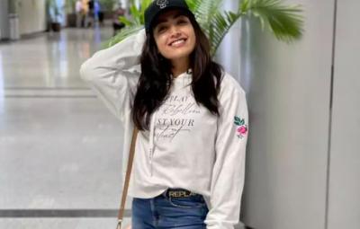 rashmika-flying-between-states