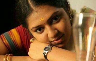 lakshmi-menon-reacts-to-the-fan-question
