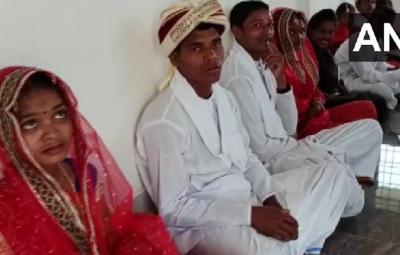 chattisgarh-police-marry-15-naxalites-on-valentines-day