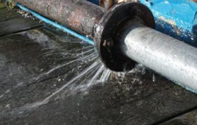 puliamaram-leaning-drinking-water-pipe-break-public-suffering