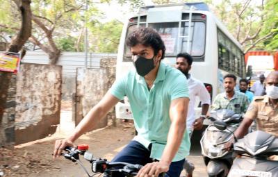 actor-vijay-s-cycle-specification-details