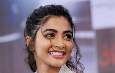 pooja-hegde-committed-surya-movie-directed-by-siruthai-siva