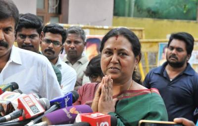 poor-vijaykanth-premalatha-who-dug-a-deep-pit-and-buried-dmdk-story-over