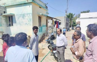 why-don-t-you-come-to-school-a-student-who-was-chased-away-by-a-paddy-collector-who-came-looking-for-him