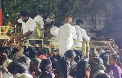 dmk-protest-in-sankarankovil-what-was-the-background-to-the-crowd-that-beat-each-other-to-get-rice-pack-at-the-end