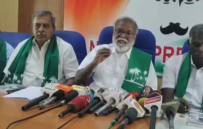 nallasamy-explains-how-to-operate-in-paddy-fields